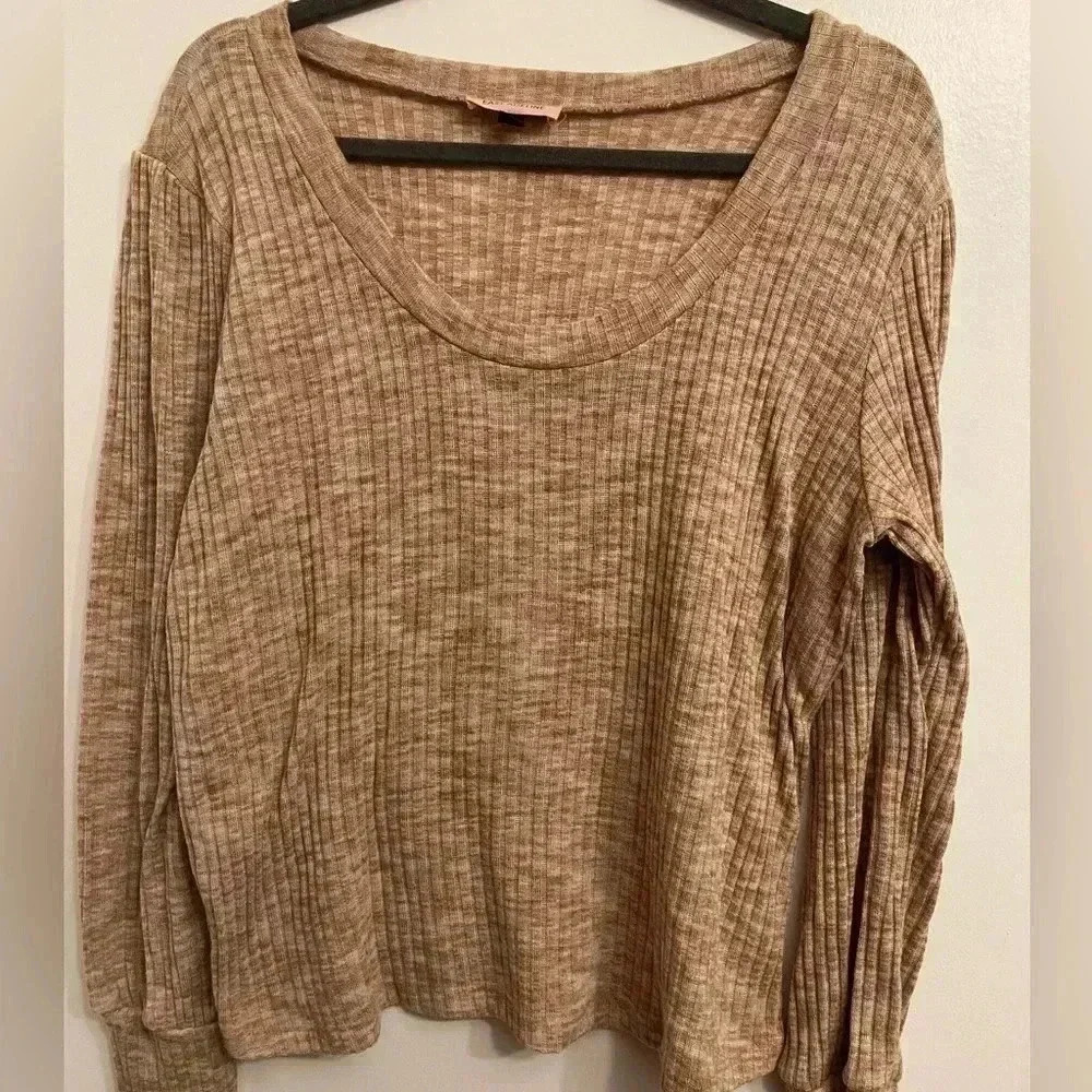East Adeline ribbed 90s style top EUC XL
